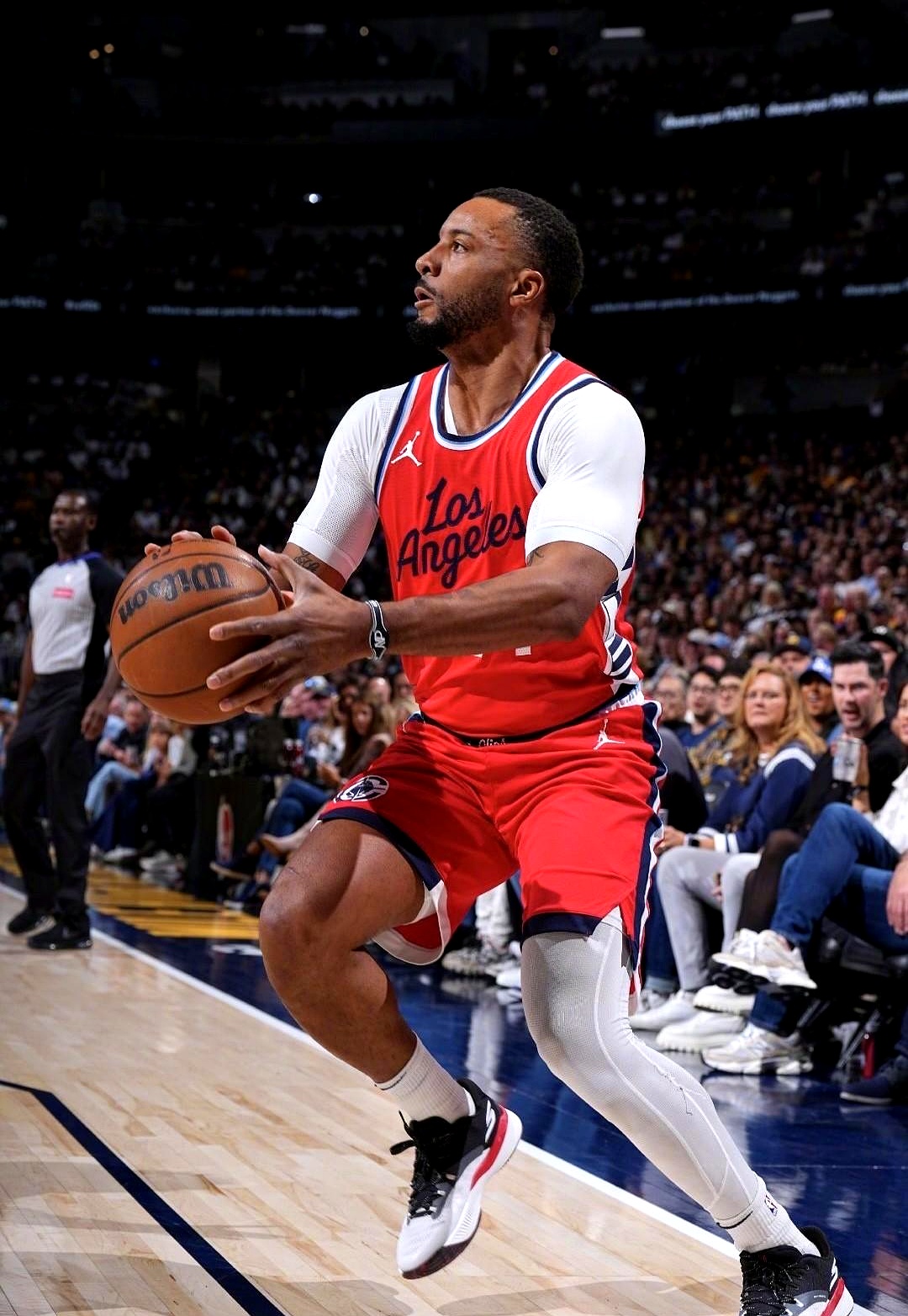 洛杉矶快船内部会议纪要流出：今晚迎来里程碑，NBA常规赛使命明确，训练强度明显提升的简单介绍