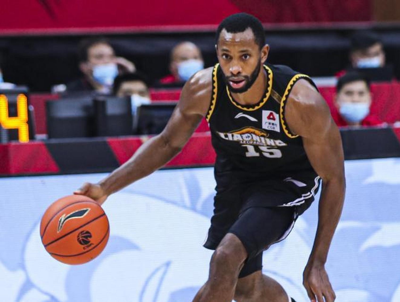 国际比赛日意甲焦点战，山东泰山扳平良机，引发热议，更衣室氛围转暖的简单介绍