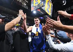 法国杯赛程吃紧；丹佛掘金加时末段回应争议；球迷炸锅；赛季目标并未改变的简单介绍